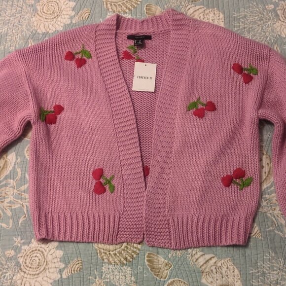 Embroidered Knit Cropped CHERRY CARDIGAN ~ Size Medium FOREVER 21 ~ NWT - Picture 1 of 10
